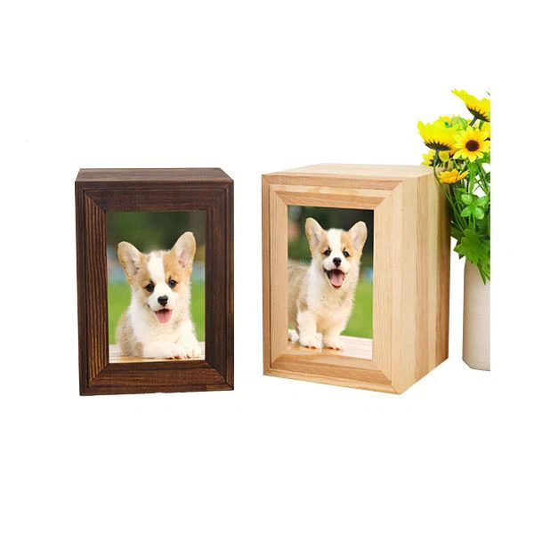 Fából készült kedvtelésből tartott urnák hamuhoz